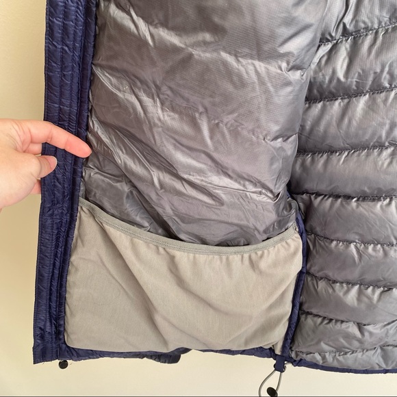LL Bean Men's Ultralight 850 Down Jacket Large good used condition navy blue - Picture 9 of 13